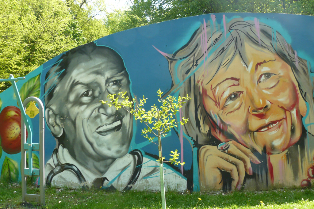 Tarnowskie Góry. Mural w parku Repeckim niszczeje