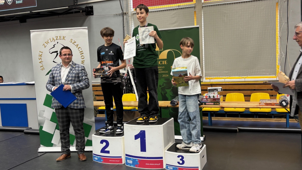 Nasz szachista na trzecim stopniu podium