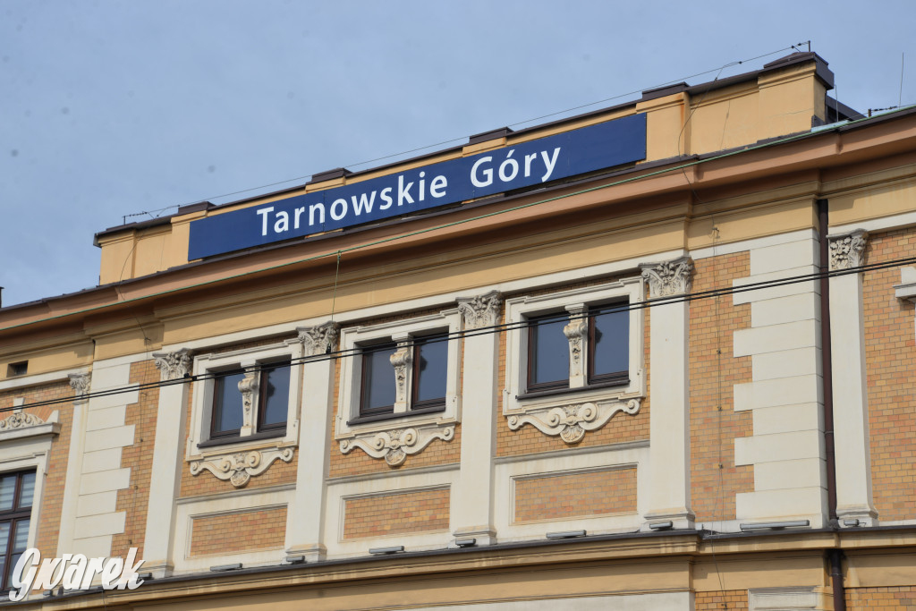 Tarnowskie Góry. Dworzec kolejowy wizytówką miasta?