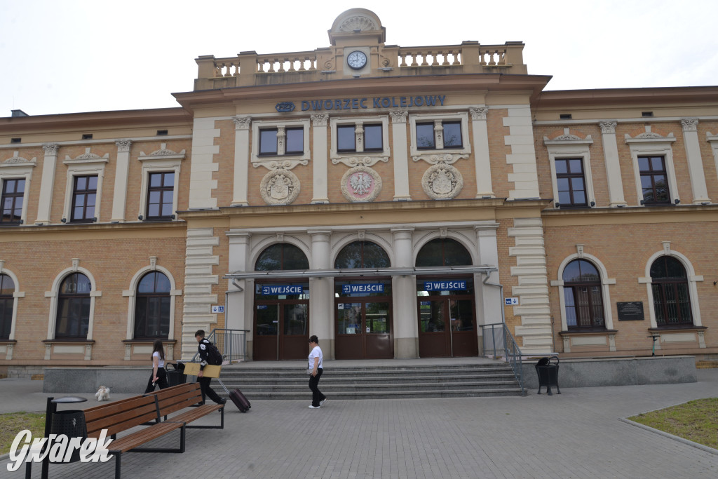 Tarnowskie Góry. Dworzec kolejowy wizytówką miasta?