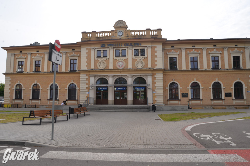 Tarnowskie Góry. Dworzec kolejowy wizytówką miasta?
