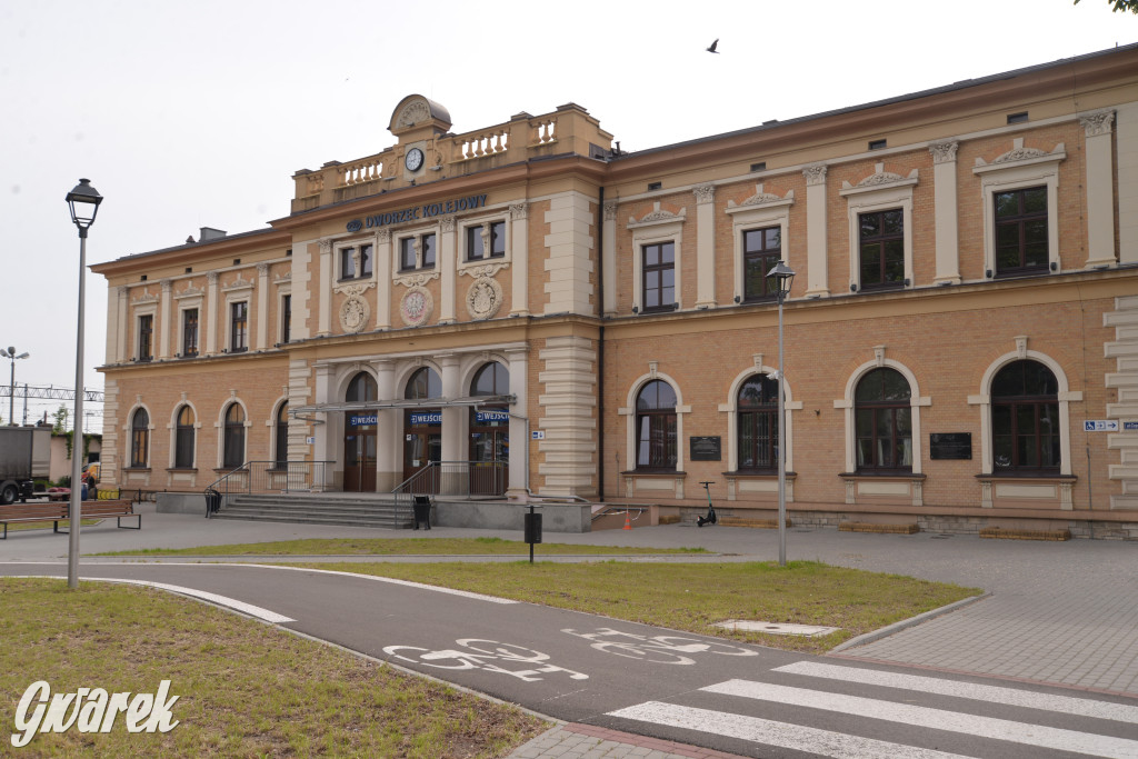 Tarnowskie Góry. Dworzec kolejowy wizytówką miasta?