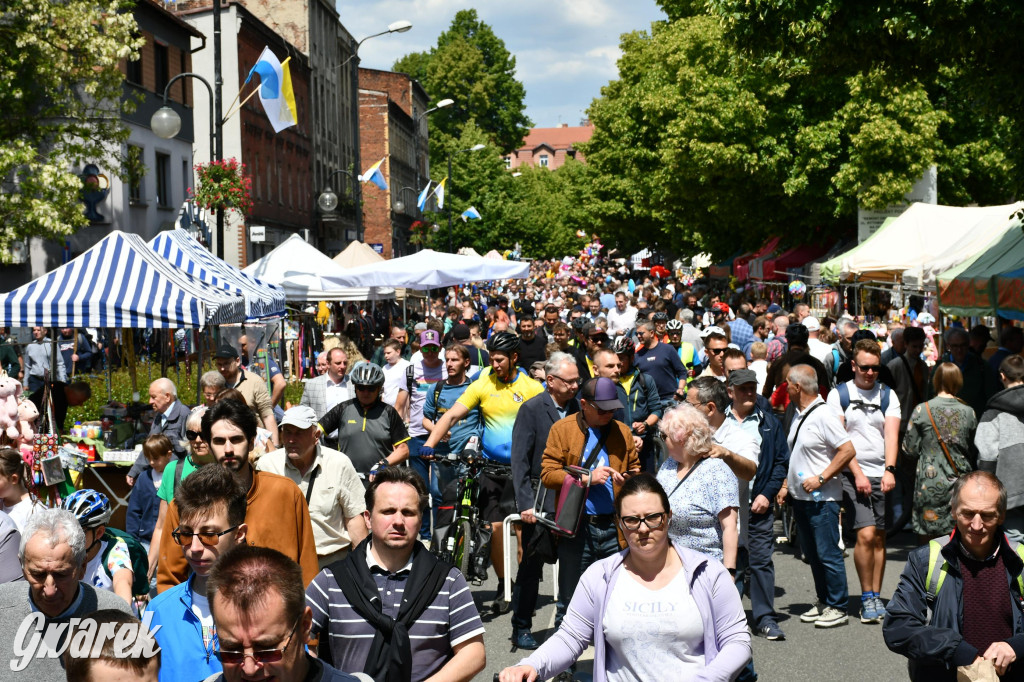 Tysiące pielgrzymów w Piekarach Śląskich