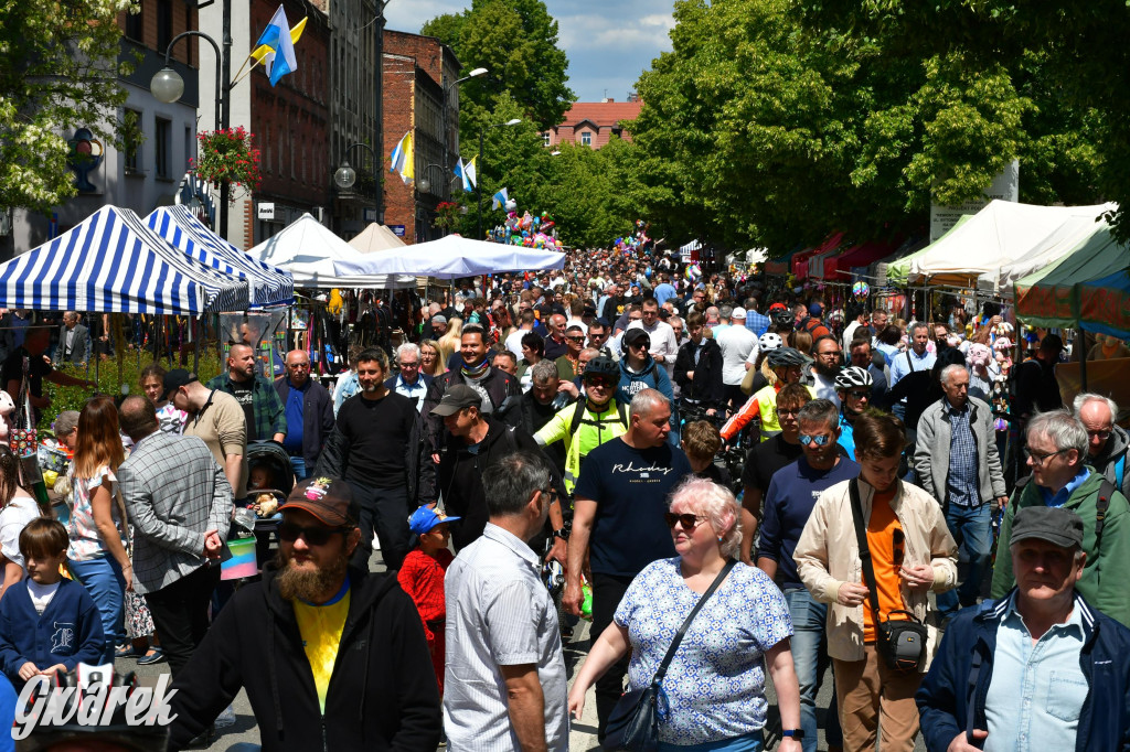 Tysiące pielgrzymów w Piekarach Śląskich