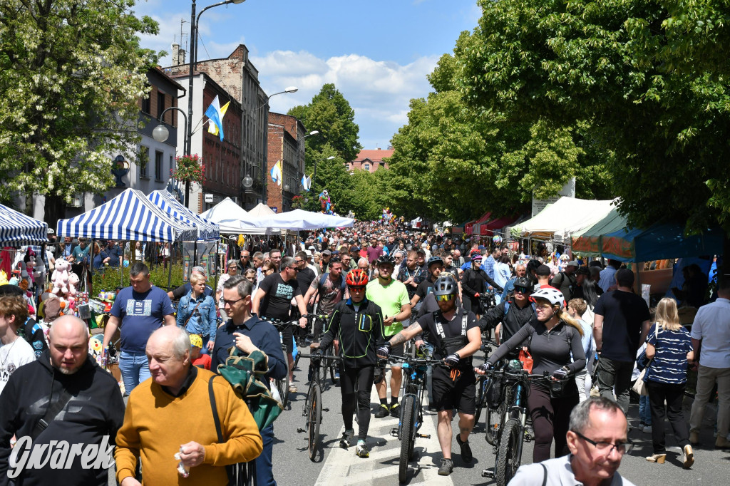 Tysiące pielgrzymów w Piekarach Śląskich