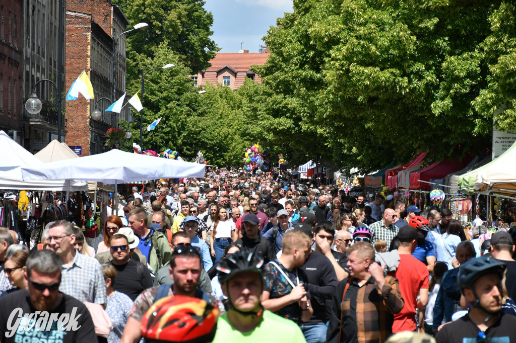Tysiące pielgrzymów w Piekarach Śląskich