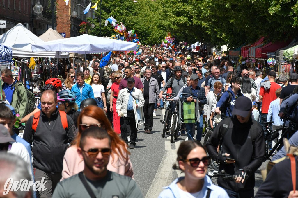 Tysiące pielgrzymów w Piekarach Śląskich