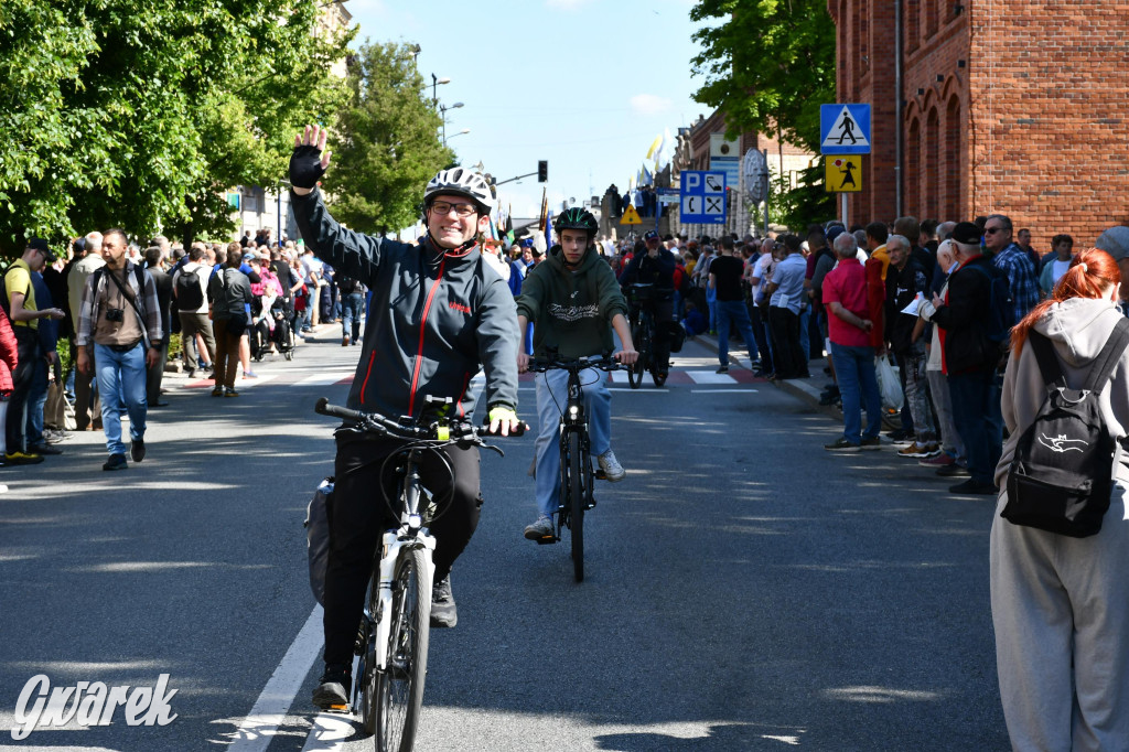 Tysiące pielgrzymów w Piekarach Śląskich