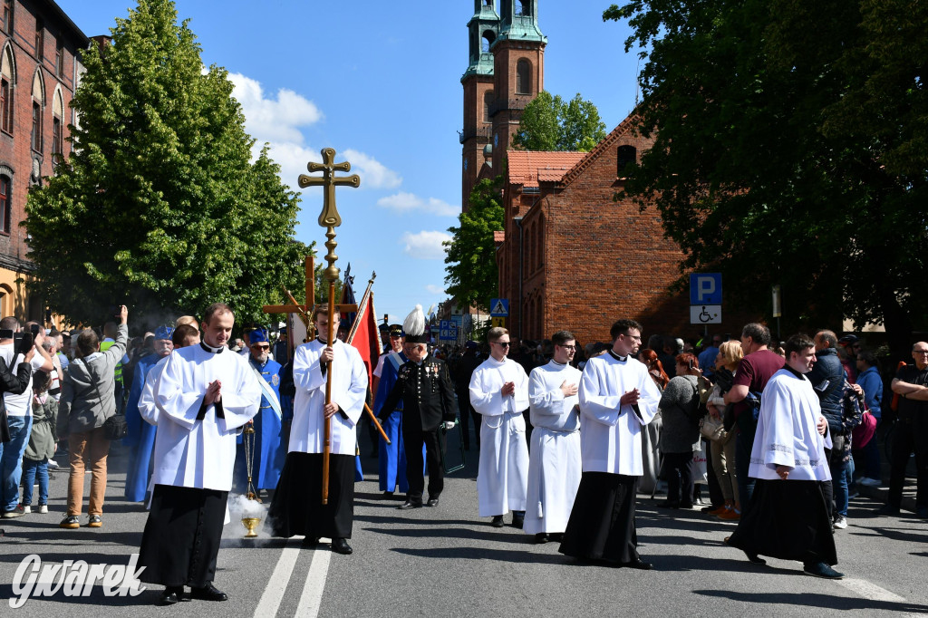 Tysiące pielgrzymów w Piekarach Śląskich