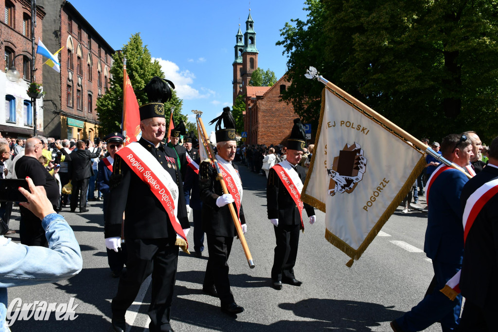 Tysiące pielgrzymów w Piekarach Śląskich