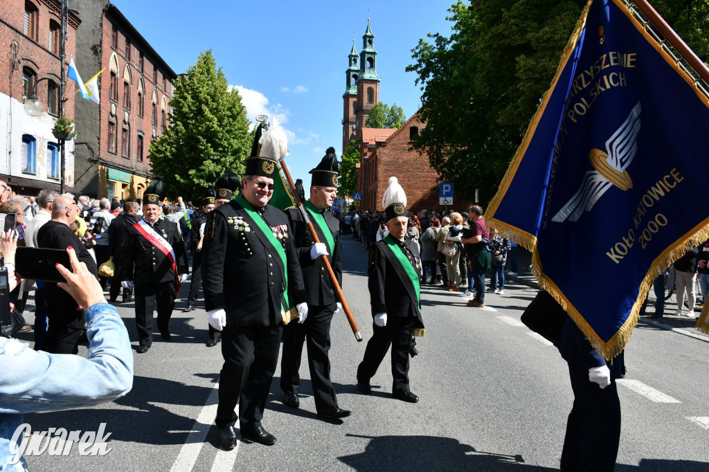 Tysiące pielgrzymów w Piekarach Śląskich