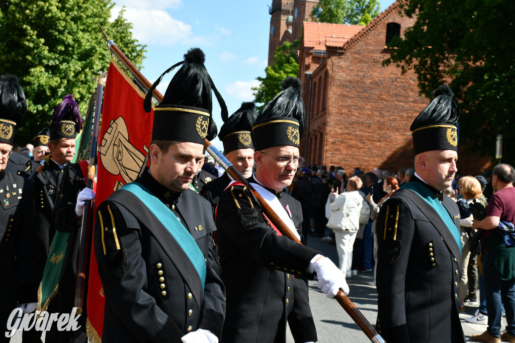 Tysiące pielgrzymów w Piekarach Śląskich