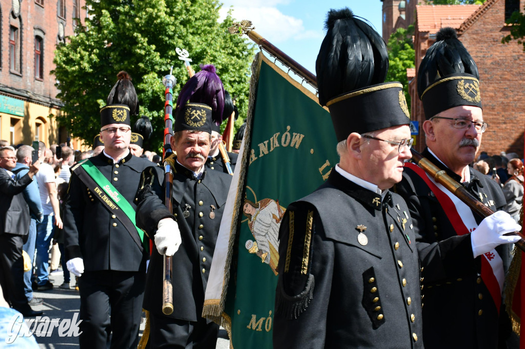 Tysiące pielgrzymów w Piekarach Śląskich