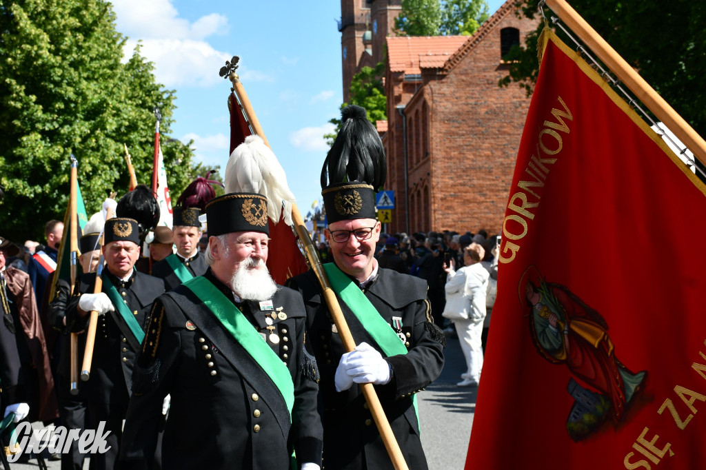 Tysiące pielgrzymów w Piekarach Śląskich