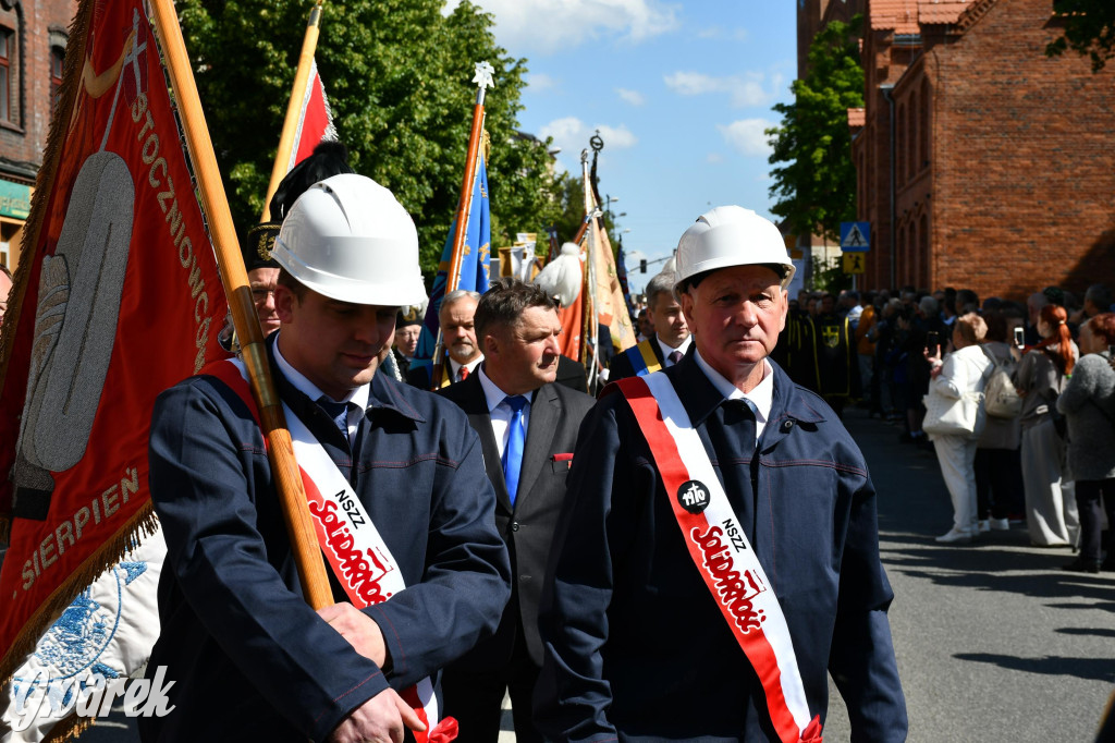 Tysiące pielgrzymów w Piekarach Śląskich