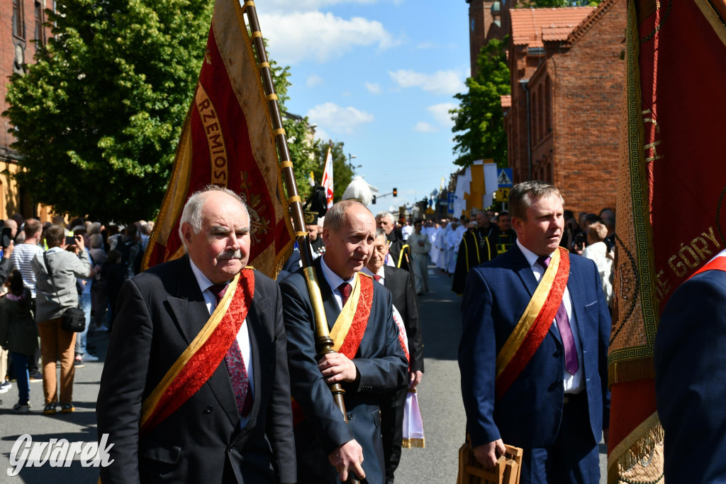 Tysiące pielgrzymów w Piekarach Śląskich