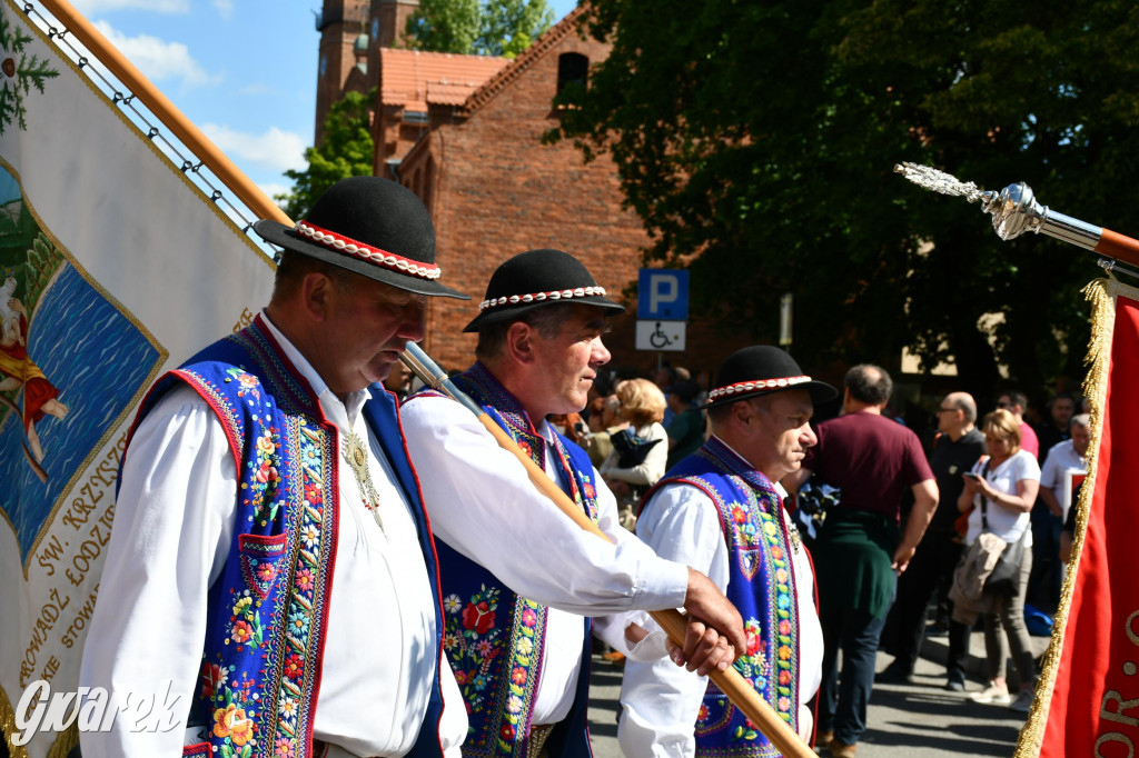 Tysiące pielgrzymów w Piekarach Śląskich