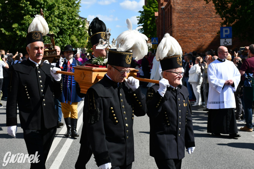 Tysiące pielgrzymów w Piekarach Śląskich