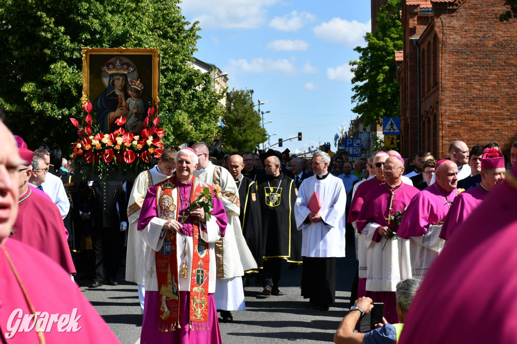 Tysiące pielgrzymów w Piekarach Śląskich