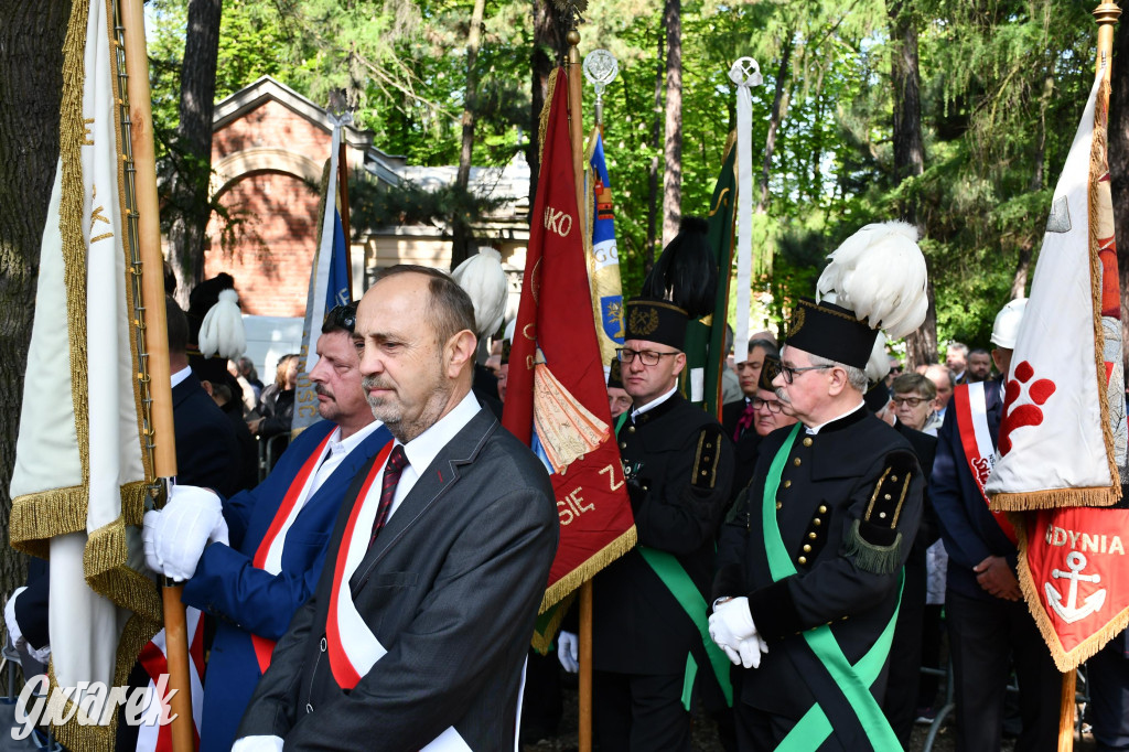 Tysiące pielgrzymów w Piekarach Śląskich