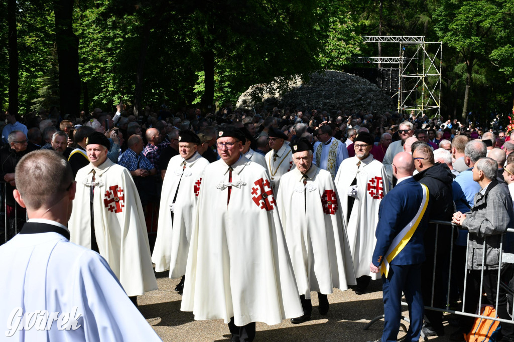 Tysiące pielgrzymów w Piekarach Śląskich