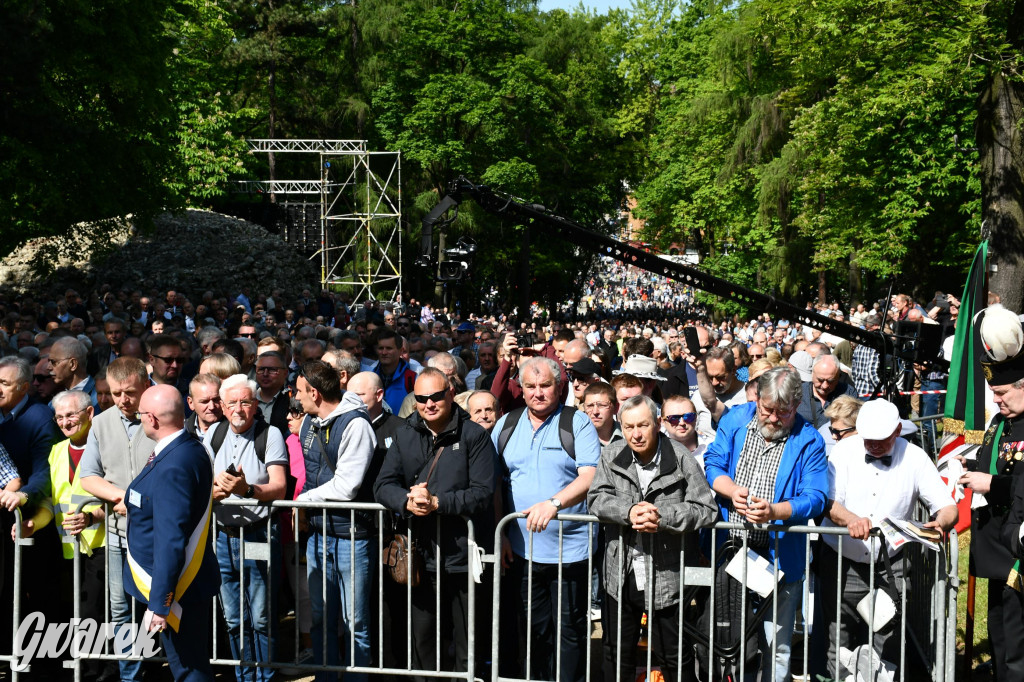 Tysiące pielgrzymów w Piekarach Śląskich