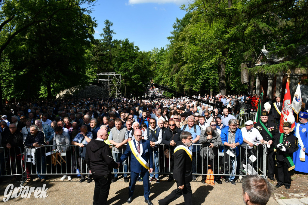 Tysiące pielgrzymów w Piekarach Śląskich