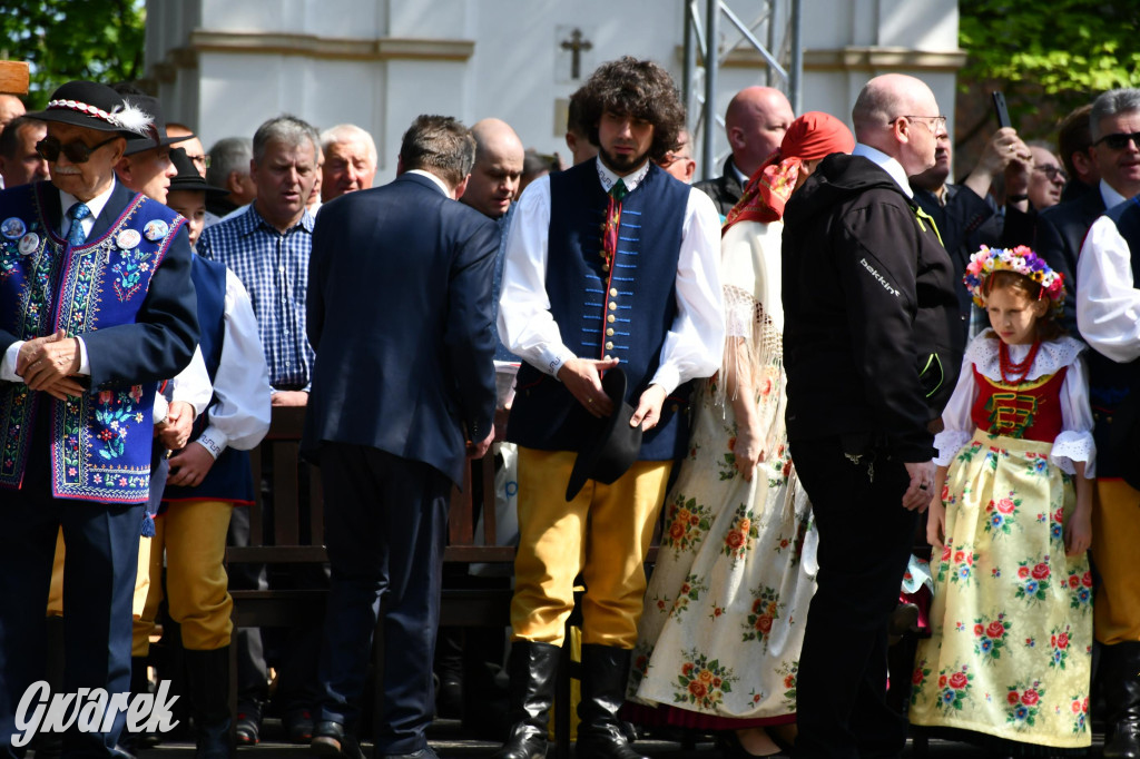 Tysiące pielgrzymów w Piekarach Śląskich