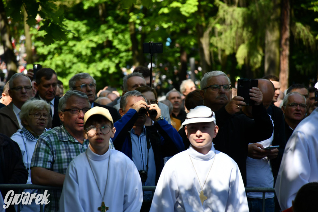 Tysiące pielgrzymów w Piekarach Śląskich
