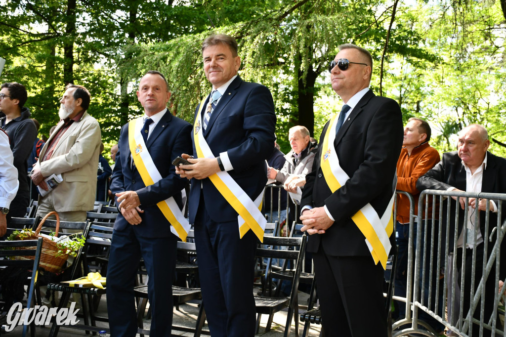 Tysiące pielgrzymów w Piekarach Śląskich