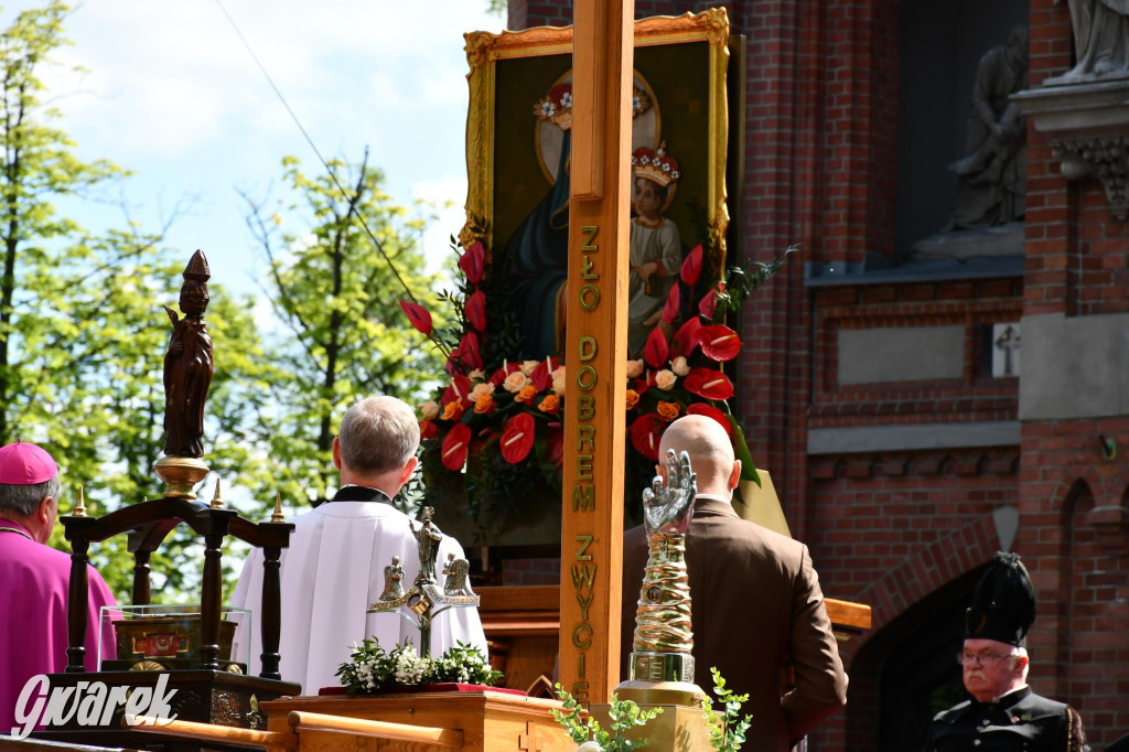 Tysiące pielgrzymów w Piekarach Śląskich