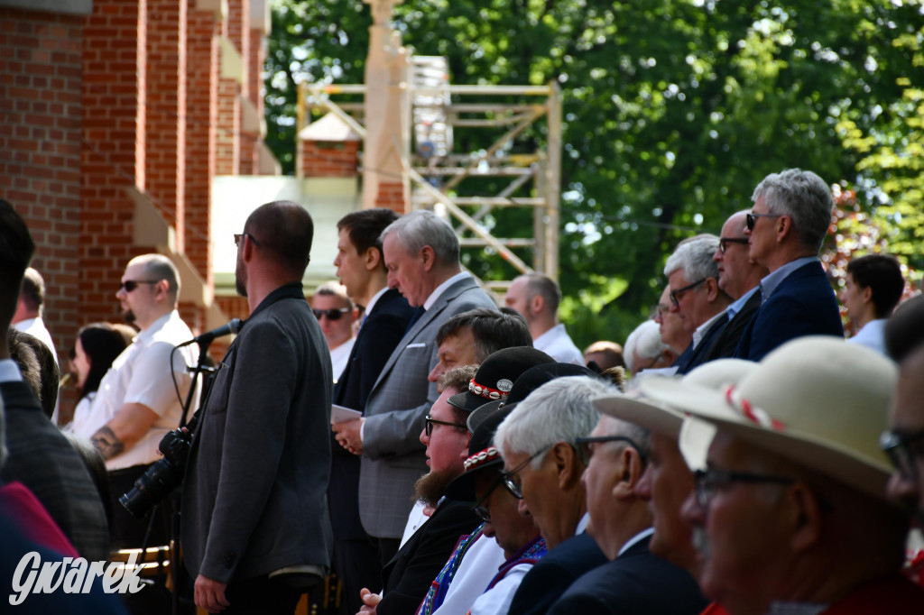 Tysiące pielgrzymów w Piekarach Śląskich