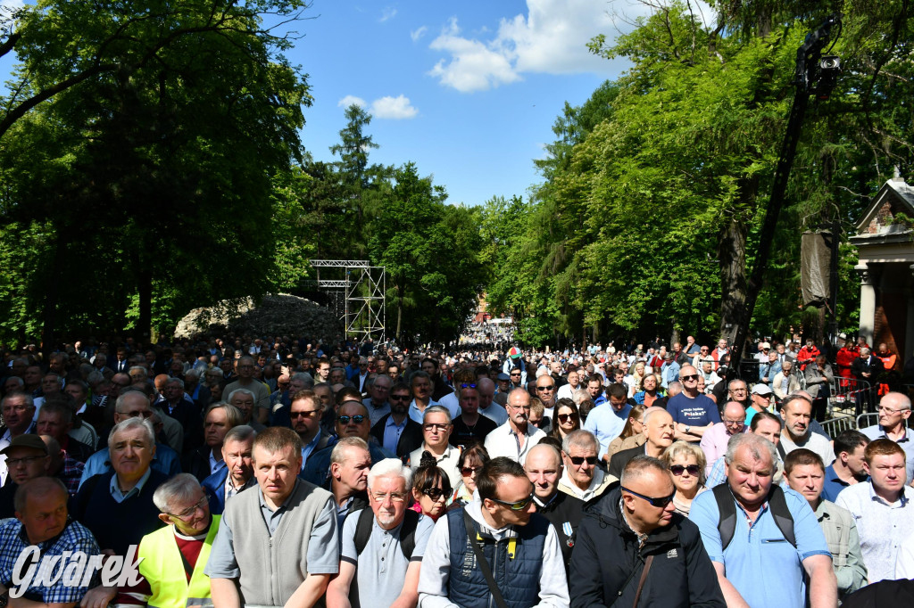 Tysiące pielgrzymów w Piekarach Śląskich