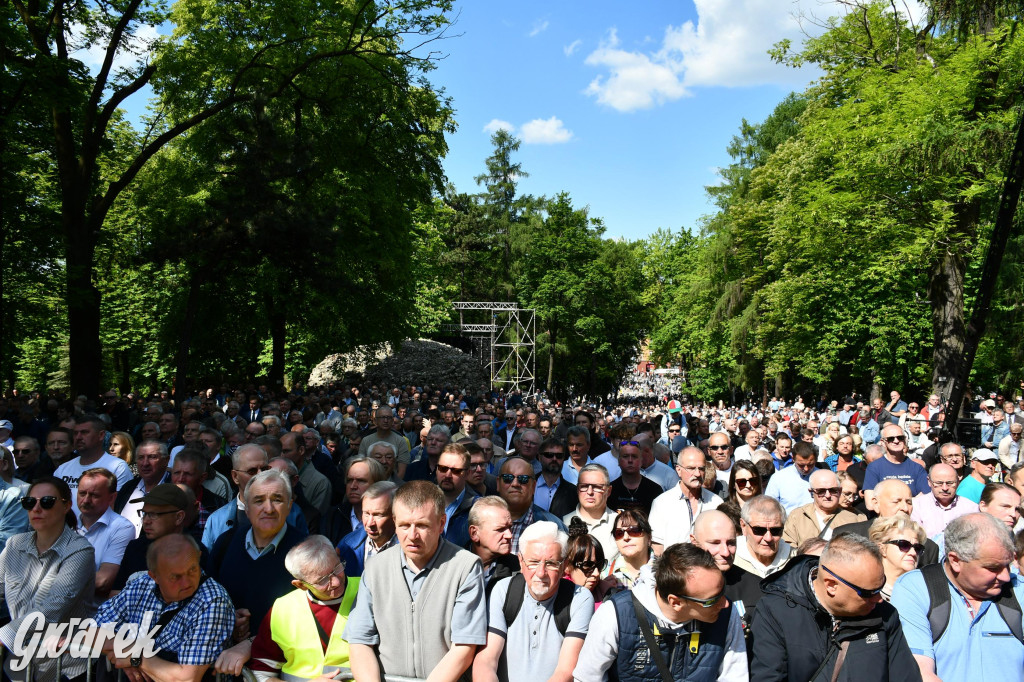 Tysiące pielgrzymów w Piekarach Śląskich