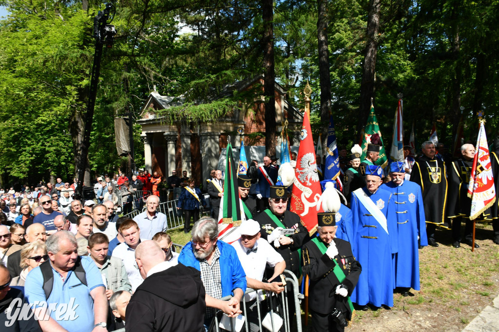 Tysiące pielgrzymów w Piekarach Śląskich