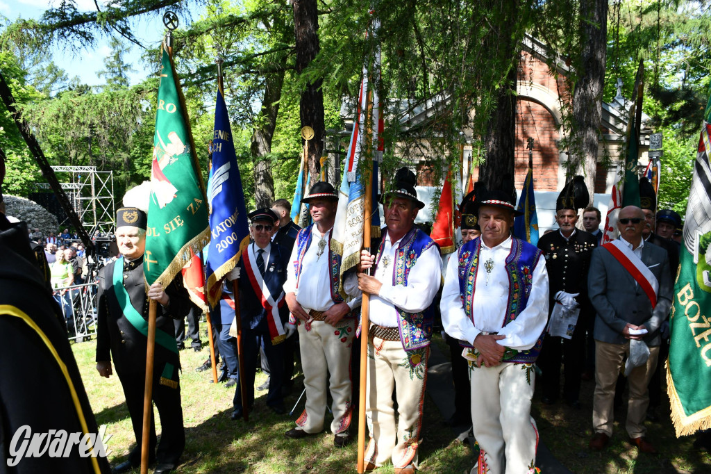 Tysiące pielgrzymów w Piekarach Śląskich