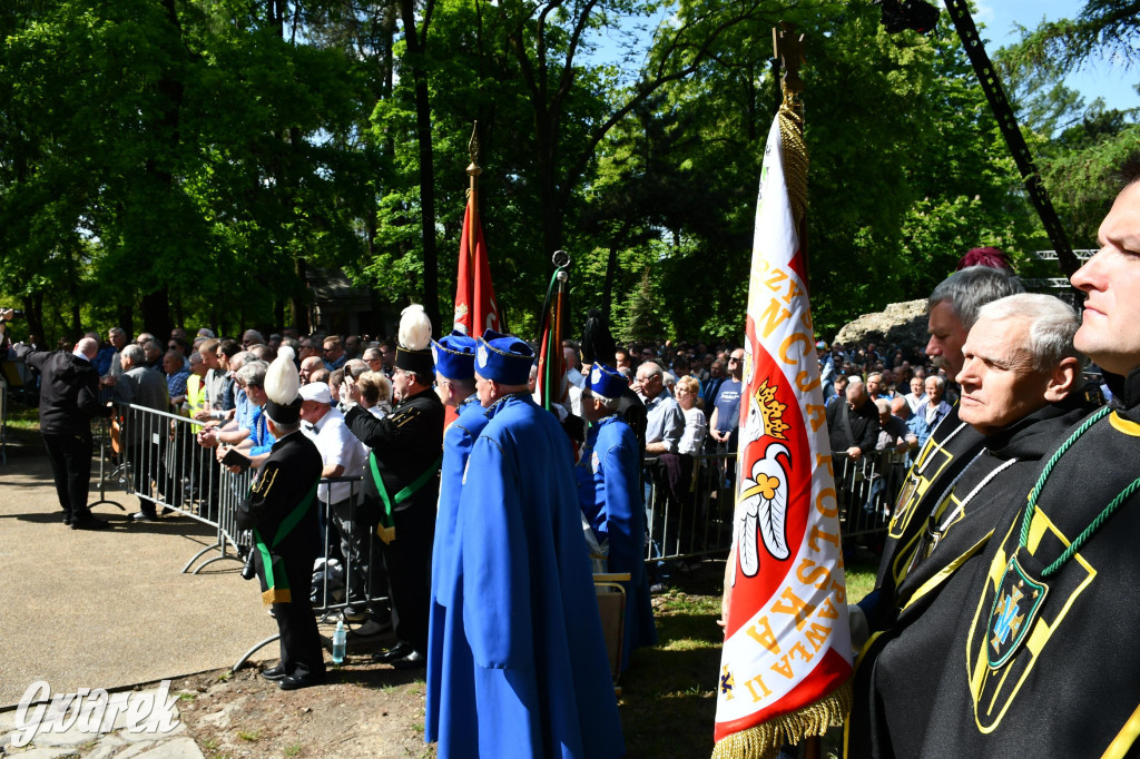 Tysiące pielgrzymów w Piekarach Śląskich