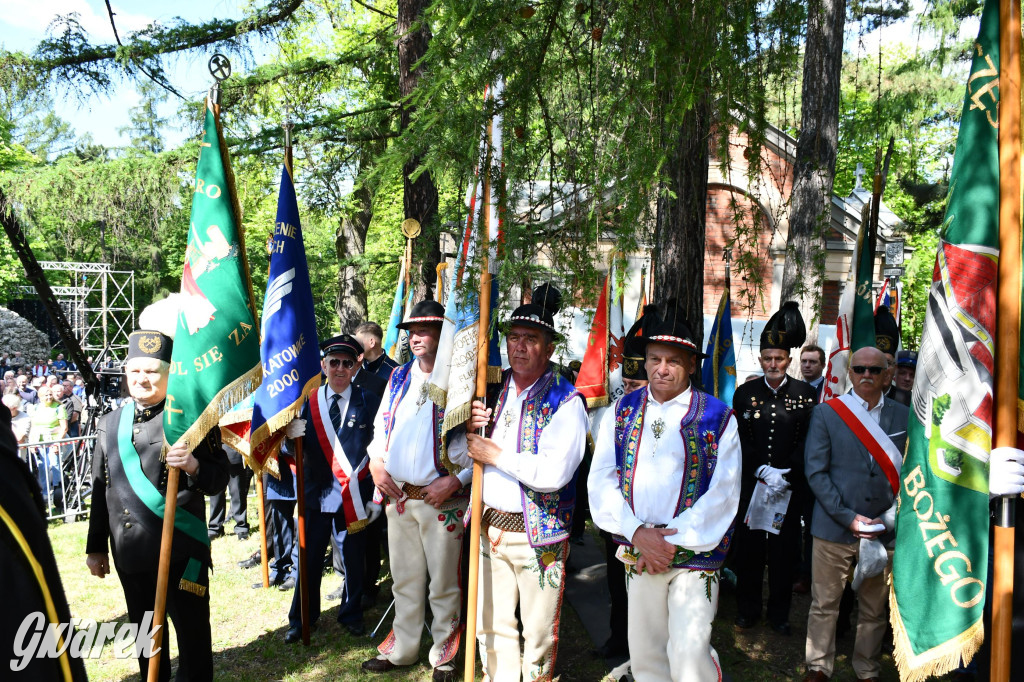 Tysiące pielgrzymów w Piekarach Śląskich
