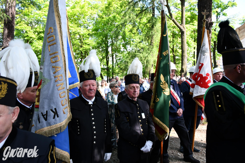 Tysiące pielgrzymów w Piekarach Śląskich