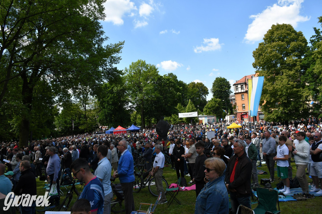 Tysiące pielgrzymów w Piekarach Śląskich