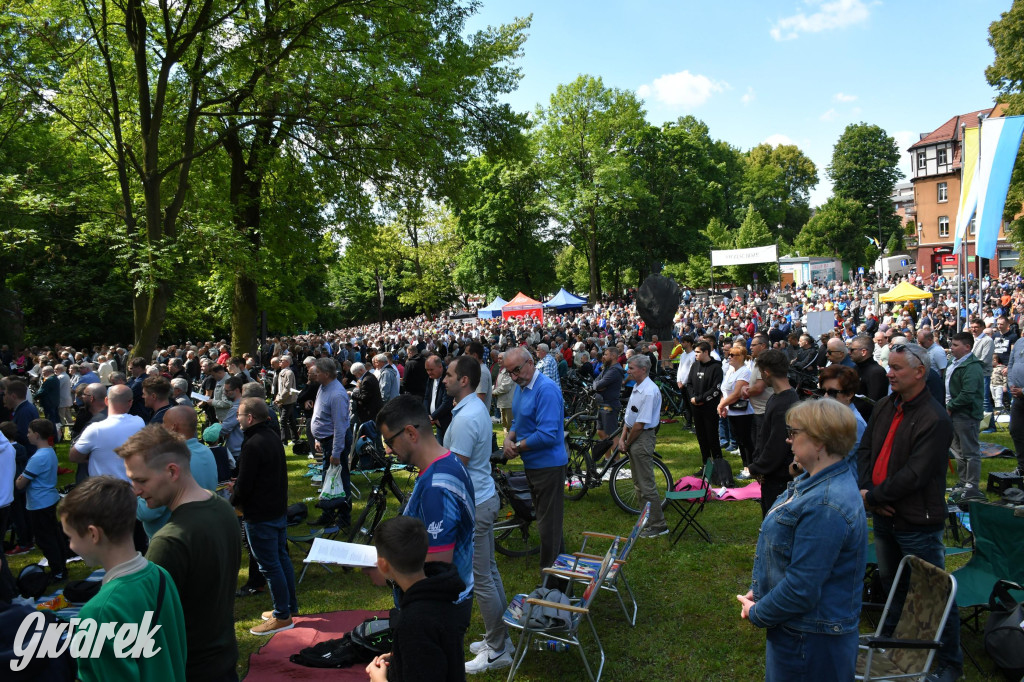 Tysiące pielgrzymów w Piekarach Śląskich