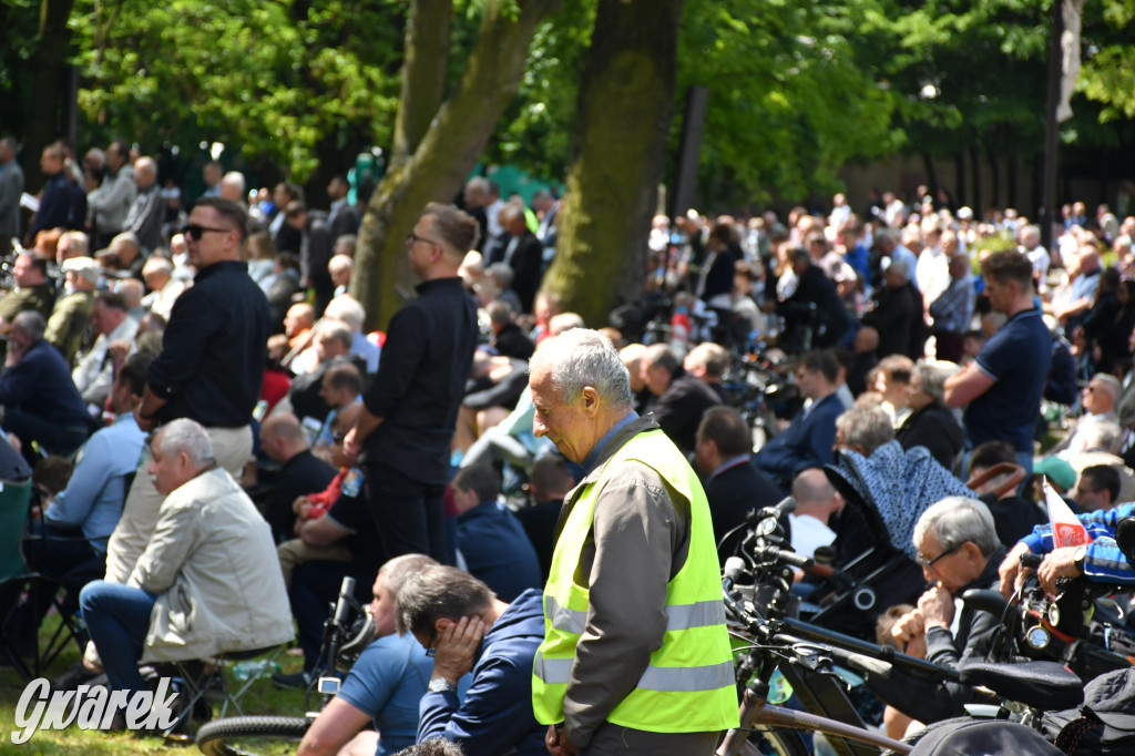 Tysiące pielgrzymów w Piekarach Śląskich