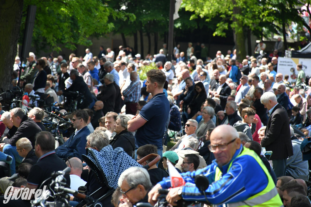 Tysiące pielgrzymów w Piekarach Śląskich