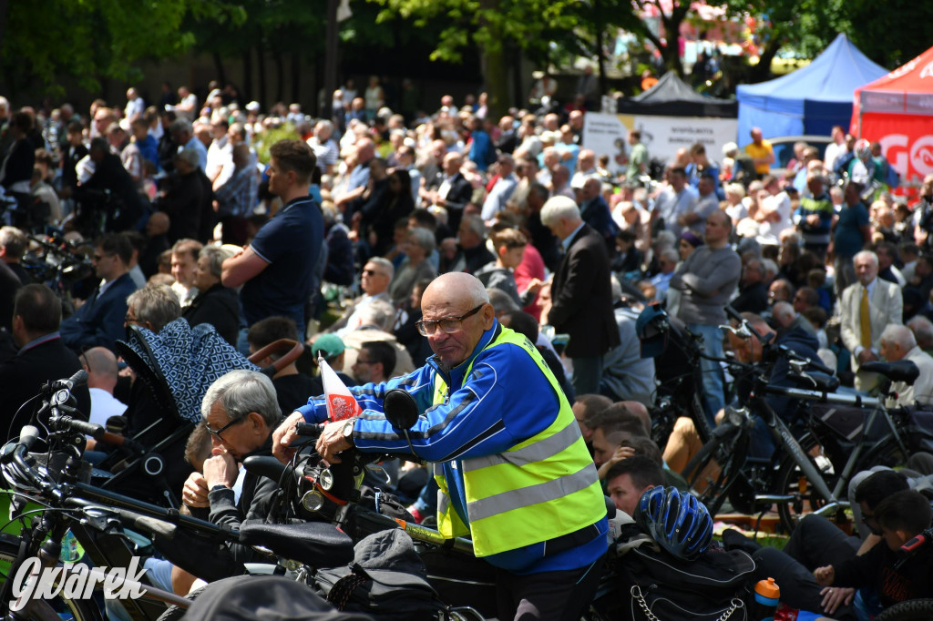 Tysiące pielgrzymów w Piekarach Śląskich