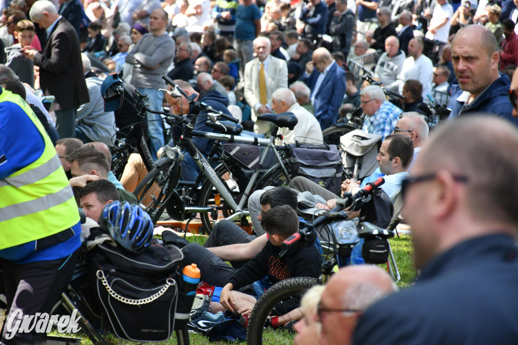 Tysiące pielgrzymów w Piekarach Śląskich