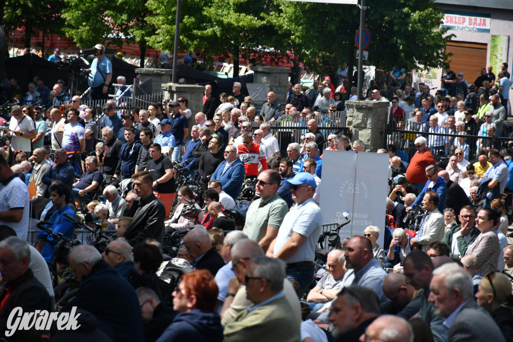 Tysiące pielgrzymów w Piekarach Śląskich