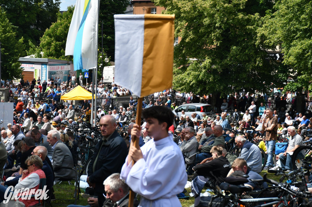 Tysiące pielgrzymów w Piekarach Śląskich