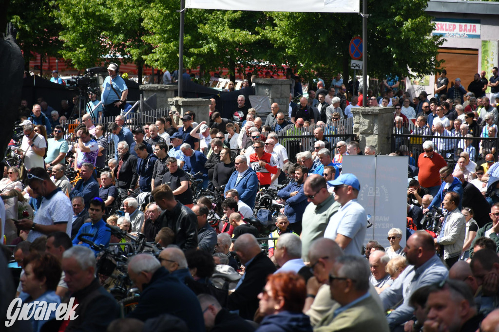 Tysiące pielgrzymów w Piekarach Śląskich