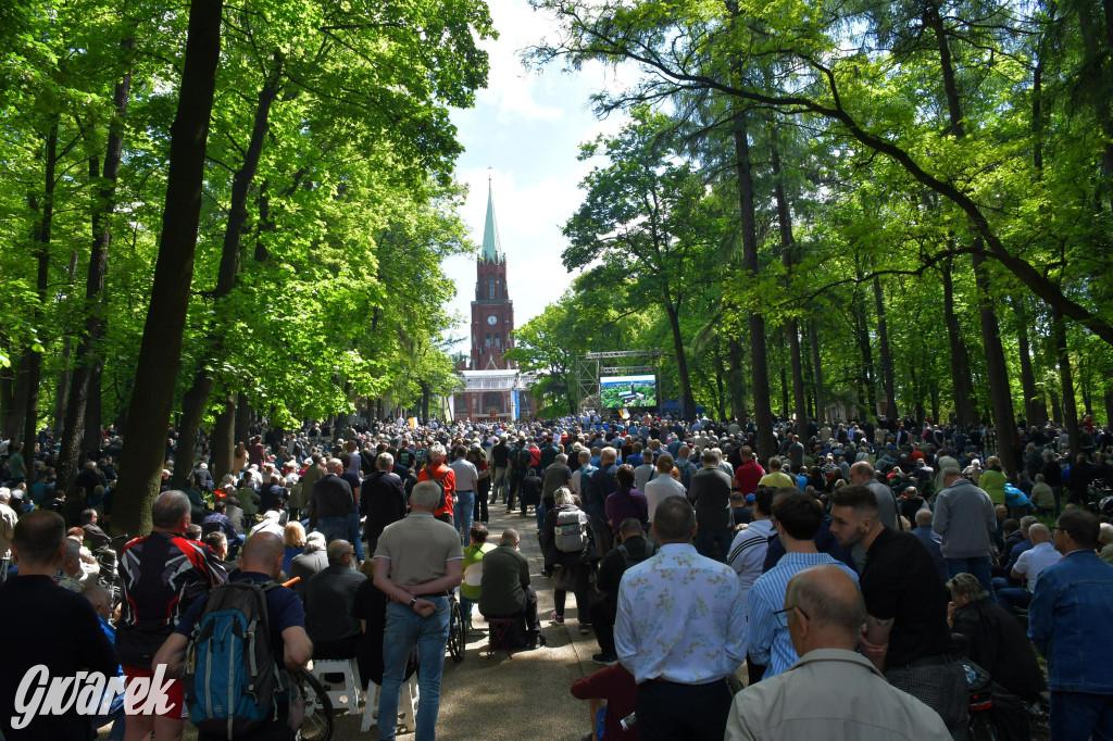 Tysiące pielgrzymów w Piekarach Śląskich