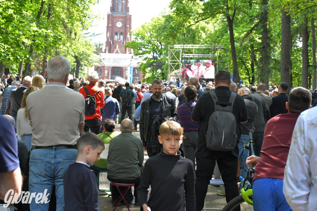 Tysiące pielgrzymów w Piekarach Śląskich